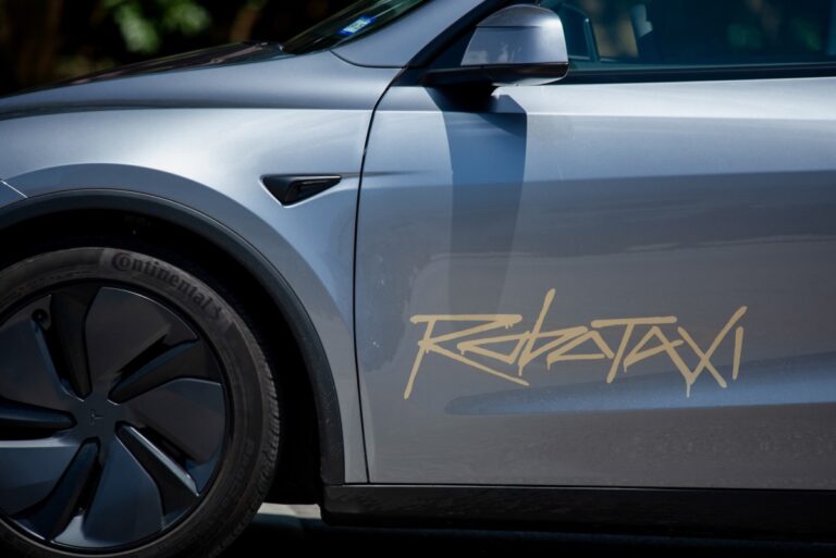 Tesla is already trying to expand its robotaxi service to Arizona 